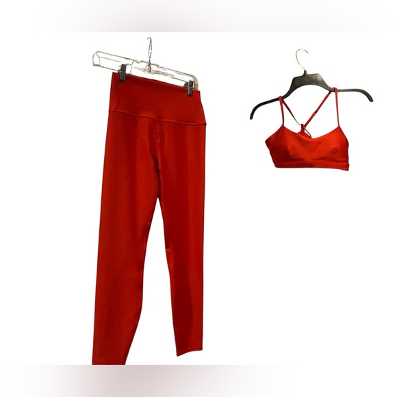 NWT Alo Yoga 7/8 leggings and intrigue bra set BRIGHT RED Size S